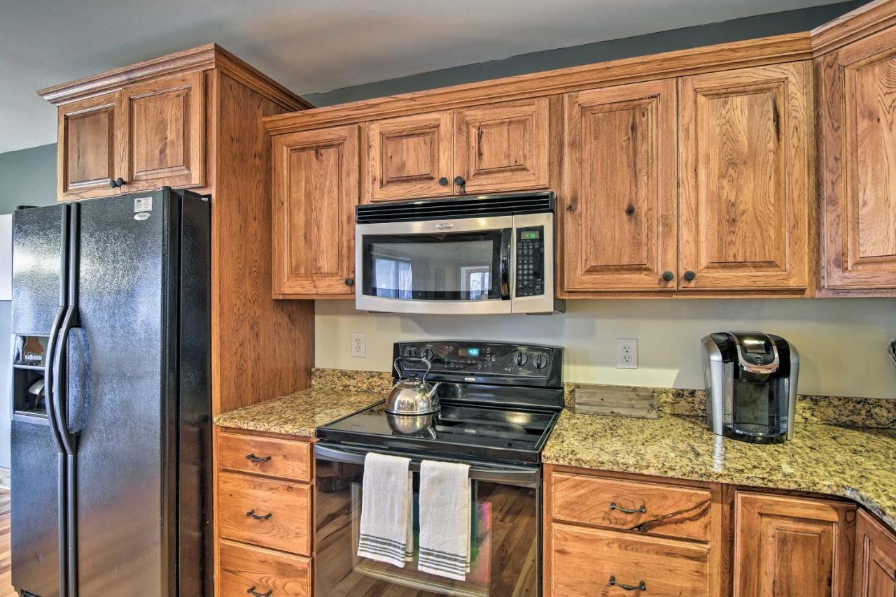 Cabin With Hot Tub And Mountain Views Less Than 5 Mi To Boone โบลวิงร็อค ภายนอก รูปภาพ